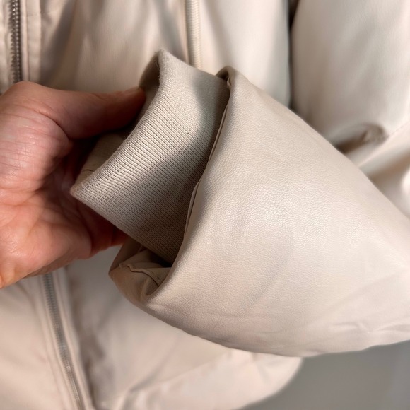 Zara Puffer Jacket XS Beige Faux Leather Quilted Hooded BLOGGER FAV Cropped NEW - Picture 9 of 12